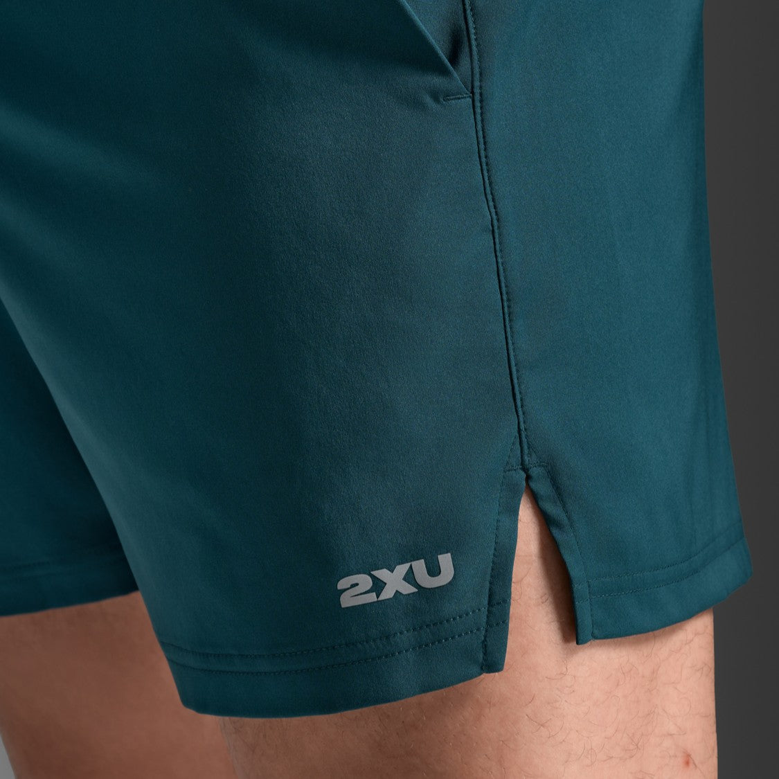 2XU Aero 5 Inch Shorts | Dark Moss / Silver Reflective | Mens