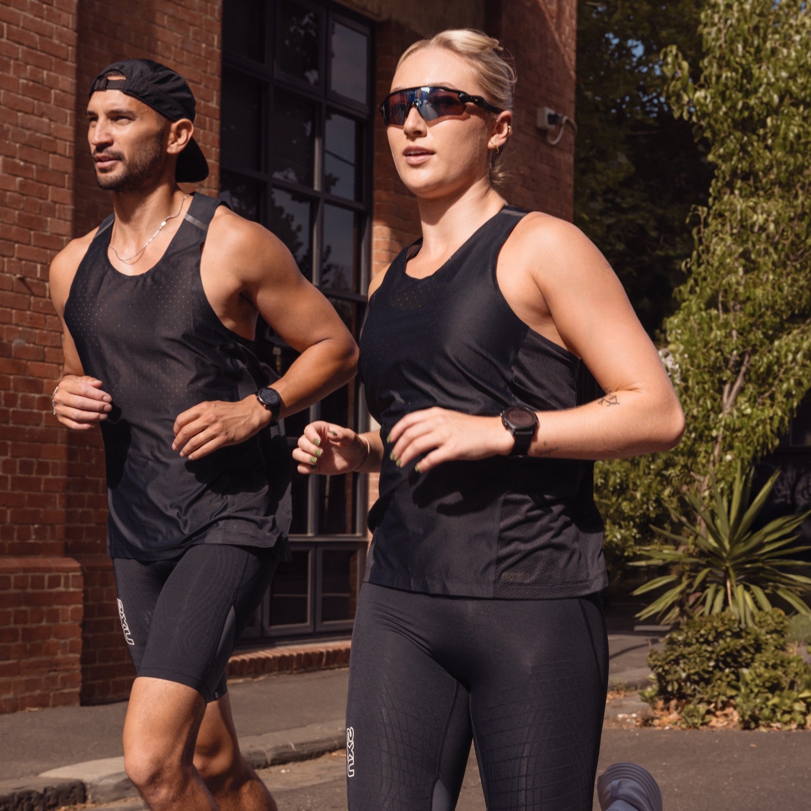 2XU Light Speed React Singlet | Black / Black Reflective | Womens