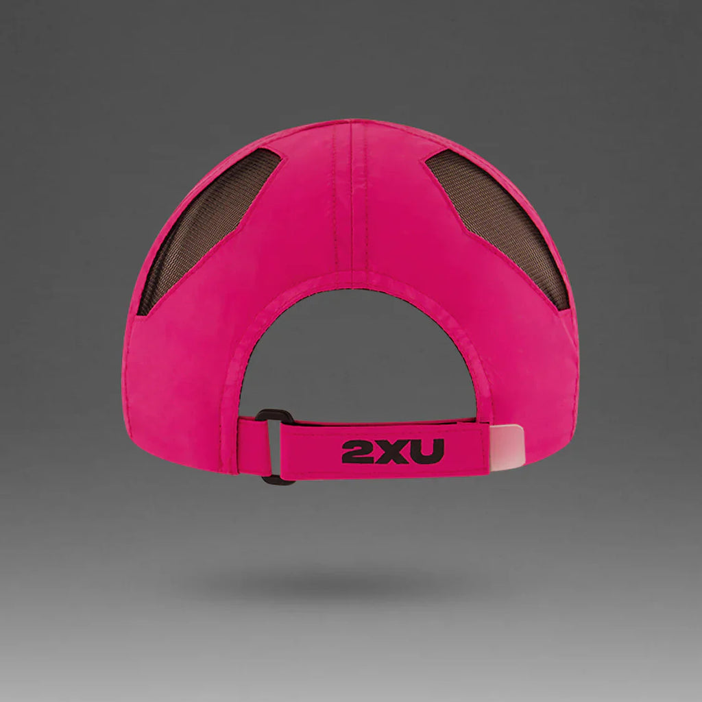 2XU Run Cap | Fuchsia / Black