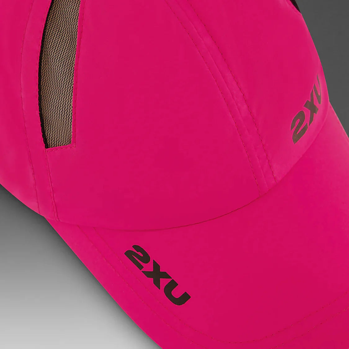 2XU Run Cap | Fuchsia / Black