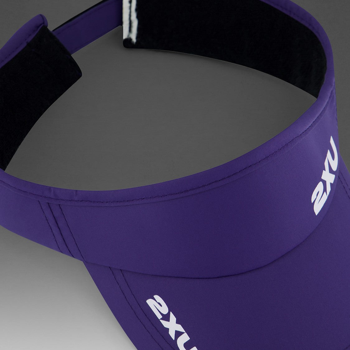 2XU Run Visor | Future Dusk / White