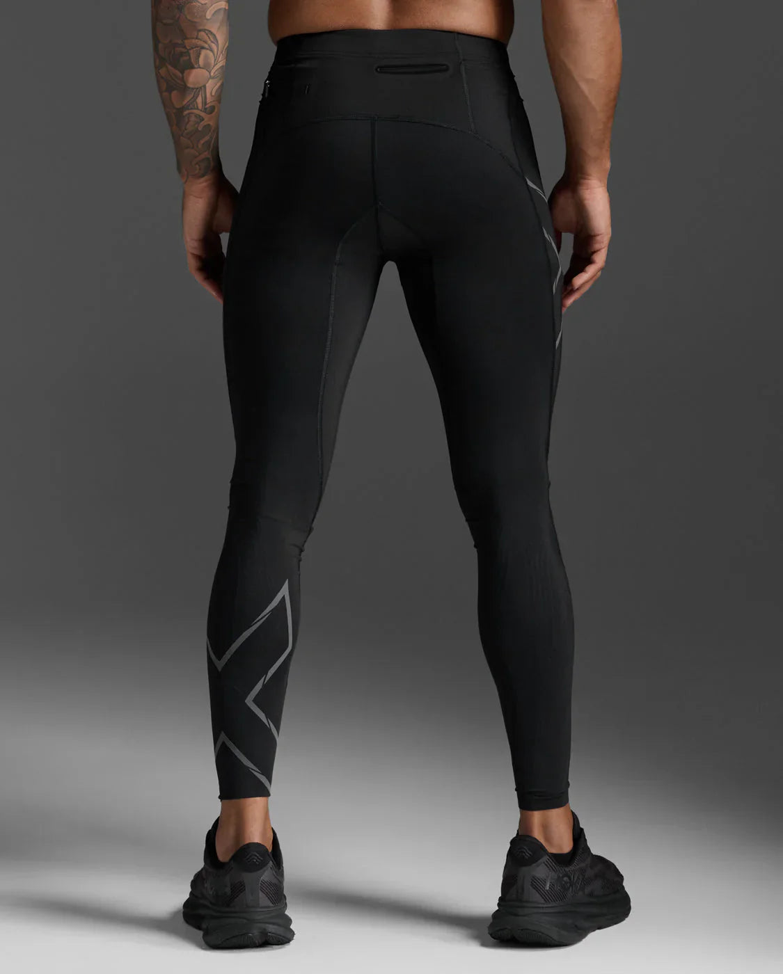 2XU Men's Light Speed Compression Tights - Black/ Black Reflective