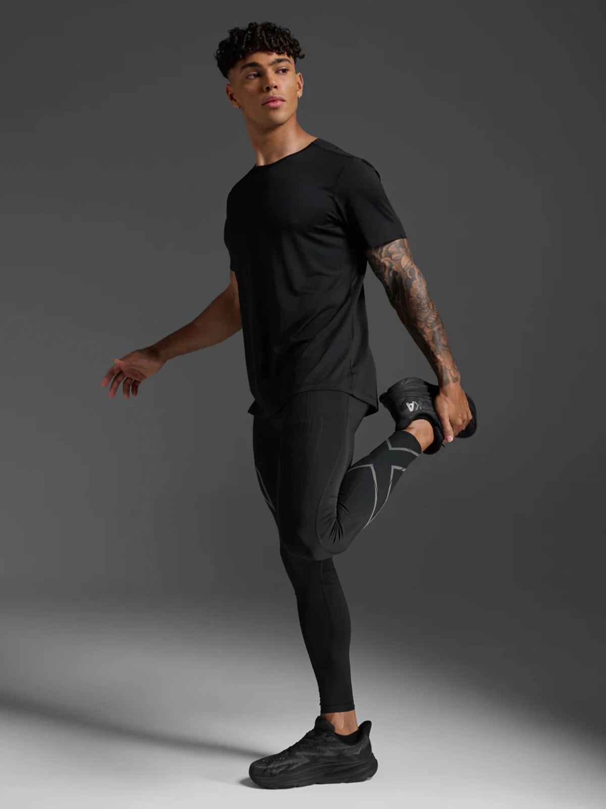 2XU Men's Light Speed Tech Tee - Black/Black Reflective