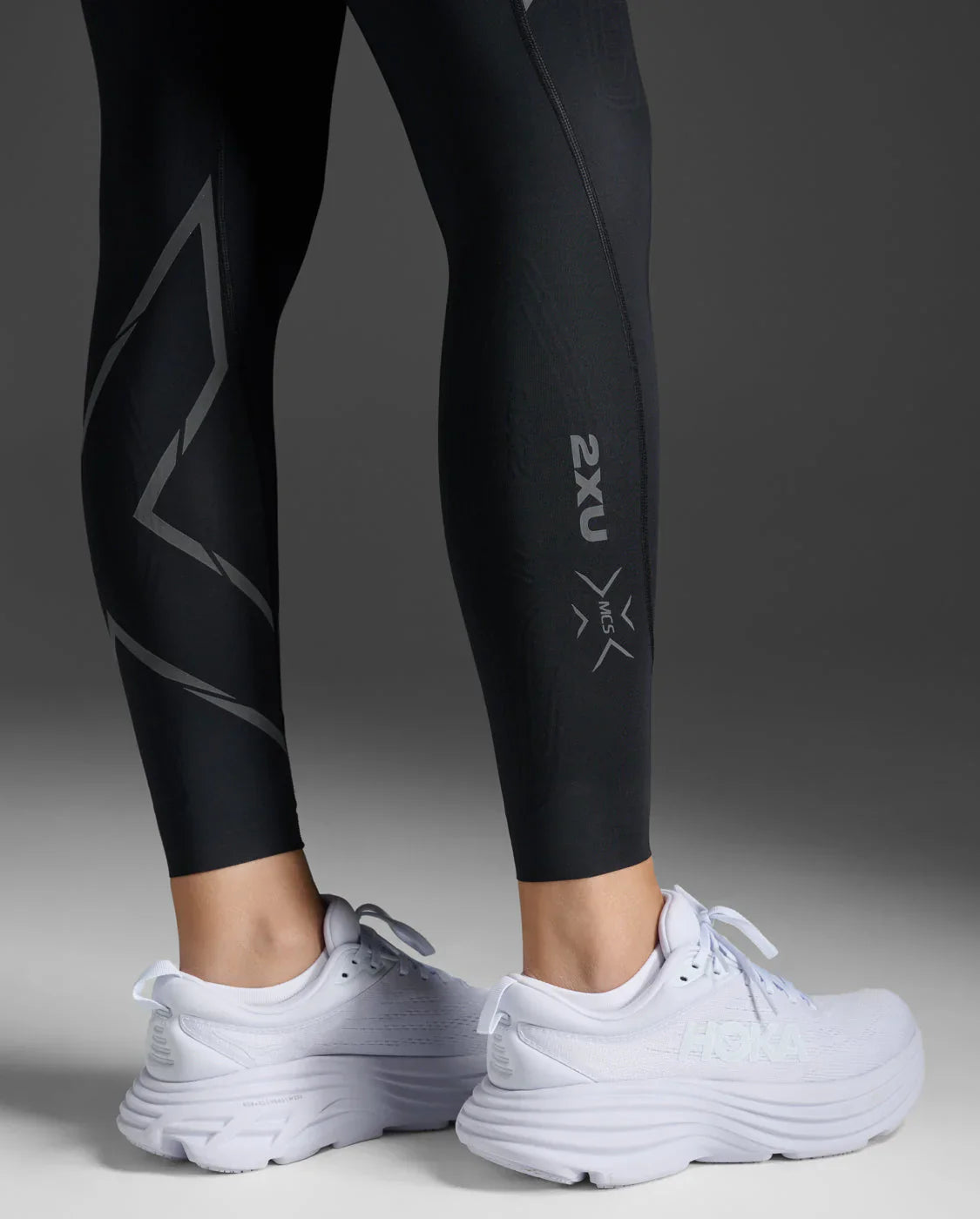 2XU Women's Light Speed Compression Mid-Rise Tights - Black/ Black Reflective