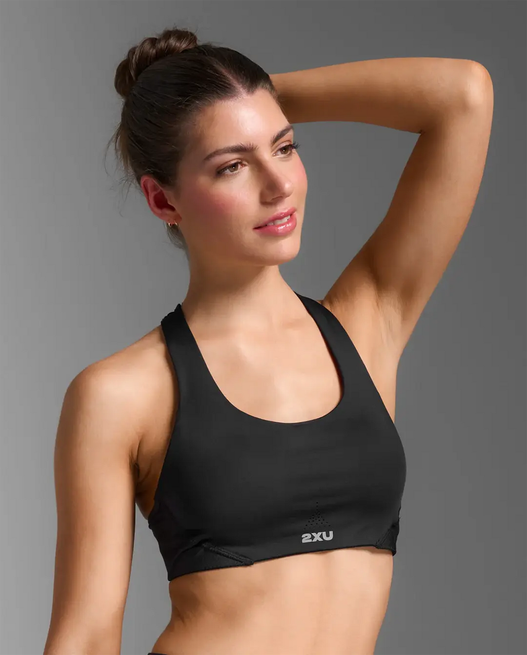 2XU Women's Aero Mesh Medium Impact Bra - Black/Silver Reflective