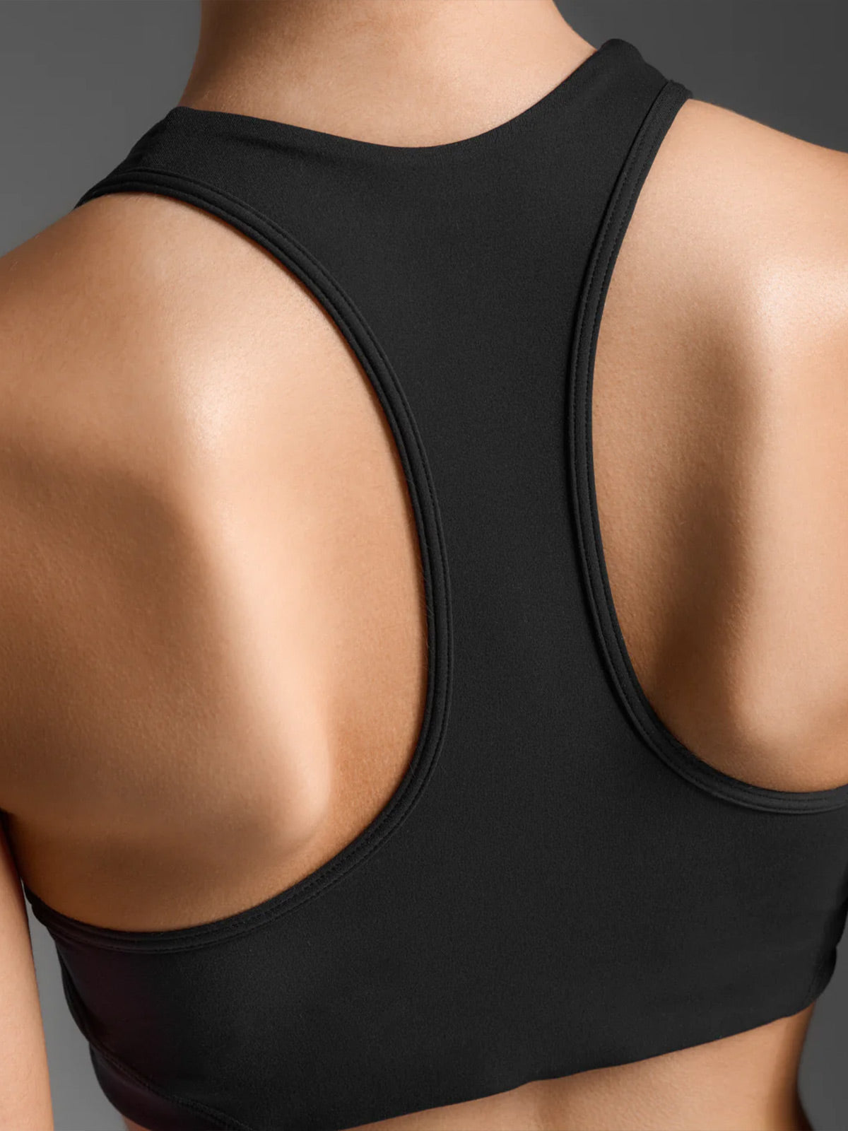 2XU Women's Form Racerback Medium Impact Bra - Black/Black