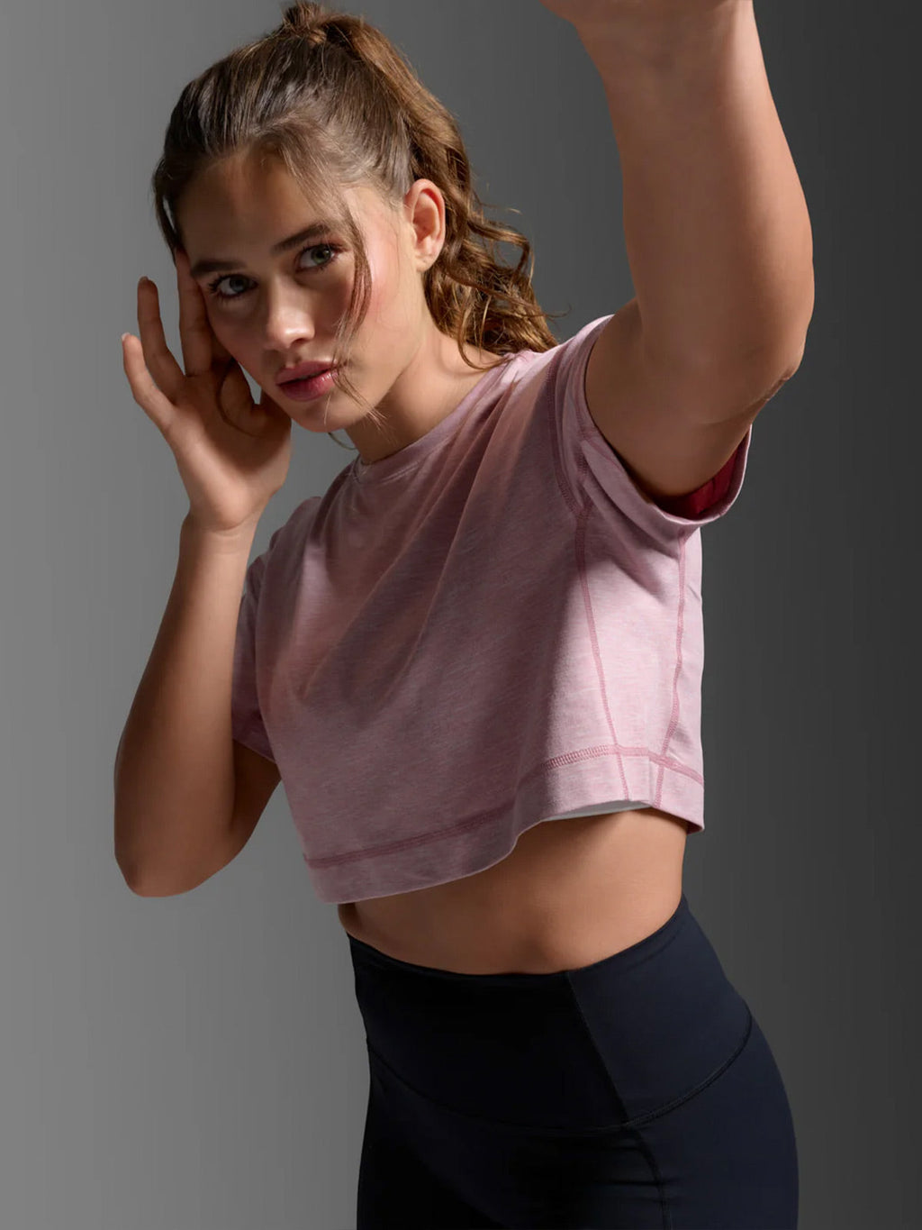 2XU Women's Form Soft Jersey Crop Tee - Cosmetic Pink/Cosmetic Pink