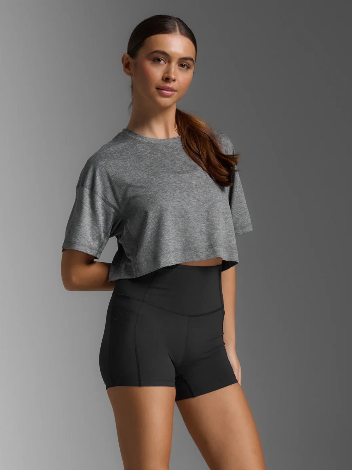 2XU Women's Form Soft Jersey Crop Tee:Harbor Mist/Black