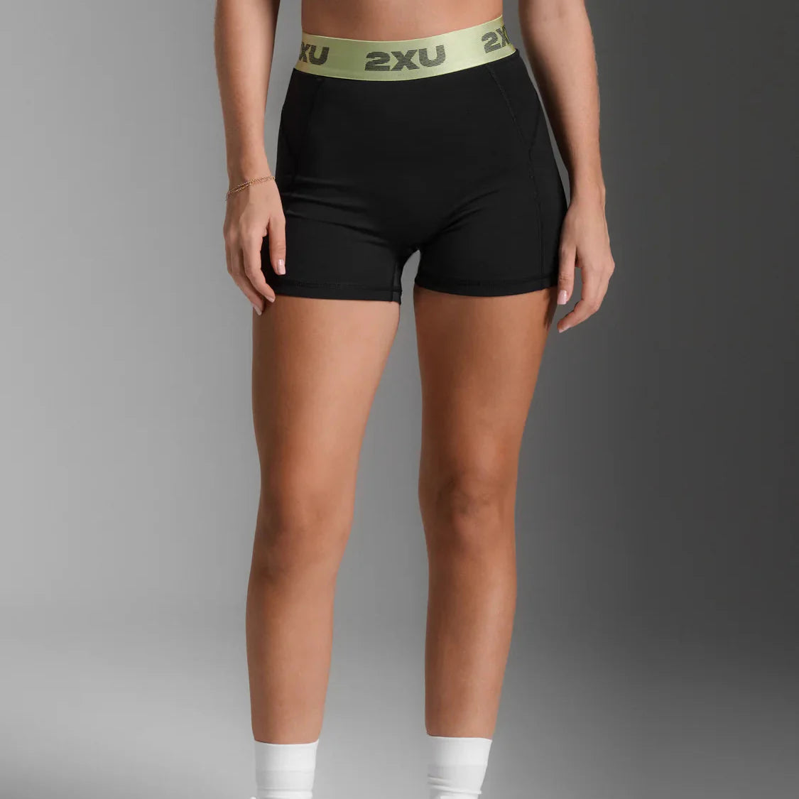 2XU Everyday Compression 3 inch Short Tights | Black / Cool Matcha | Womens