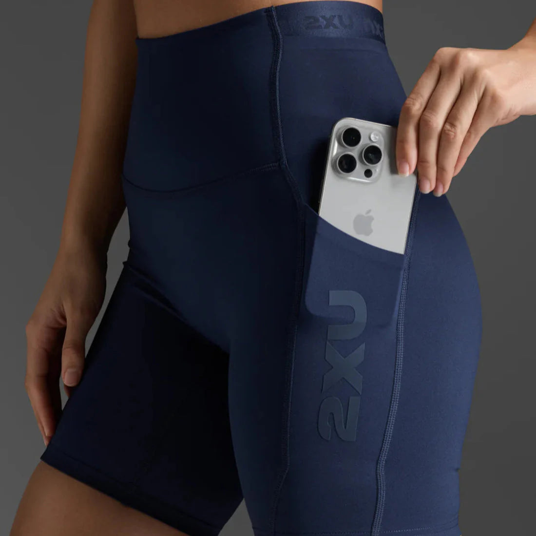 2XU Form Stash Hi-Rise Bike Short | Midnight | Womens
